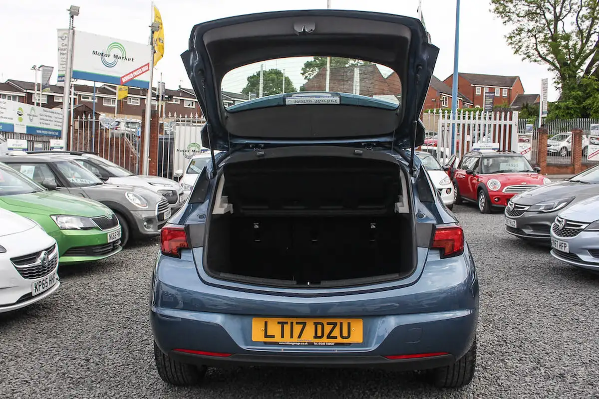 2017-vauxhall-astra-14i-16v-turbo-energy-big-9
