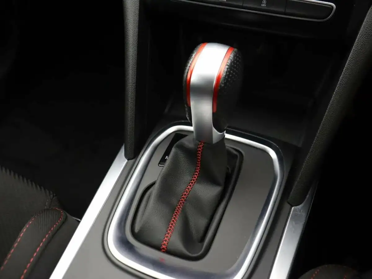 2020-renault-megane-18-tce-rs-300-trophy-edc-auto-big-44