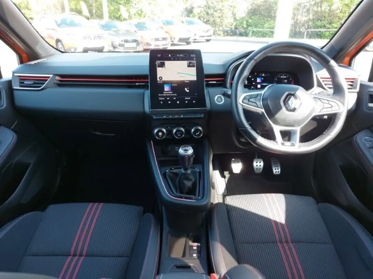2022-renault-clio-10-tce-rs-line-big-2