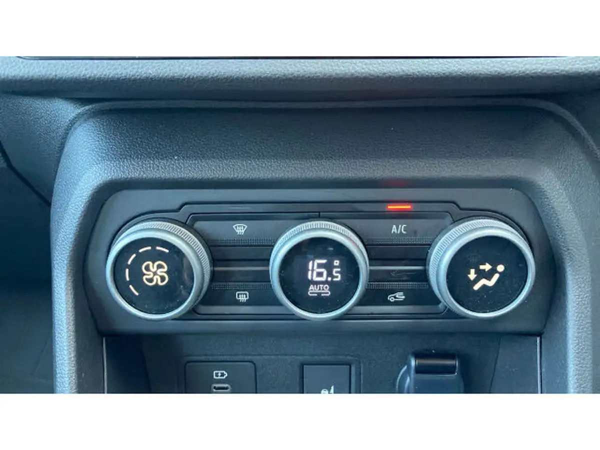 2024-dacia-sandero-stepway-10-tce-extreme-110bhp-big-22