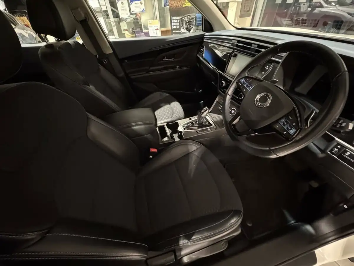2022-kgm-ssangyong-korando-e-motion-e-ventura-big-16