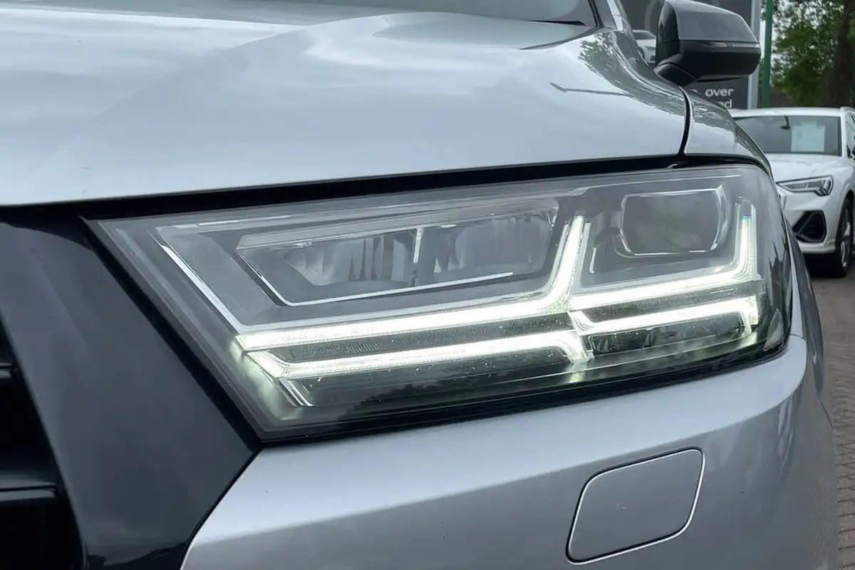 2018-audi-q7-30-50-tdi-s-line-big-44