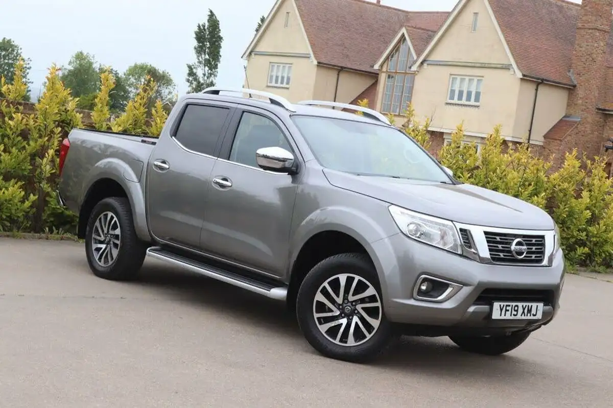 2019-nissan-navara-23dci-tekna-auto-big-18
