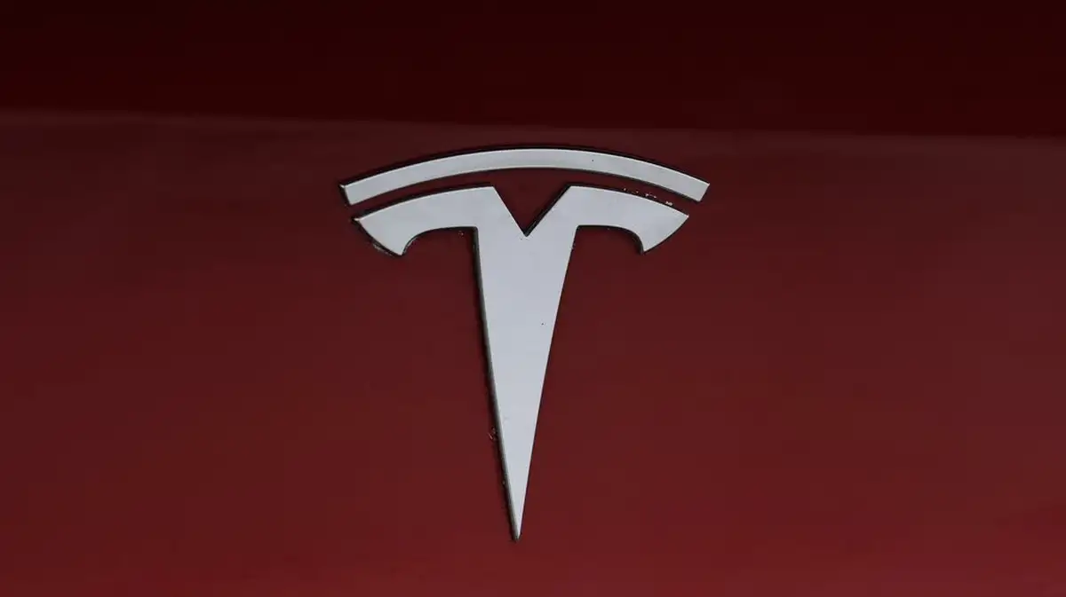 2019-tesla-model-3-e-4x4-performance-pack-big-21