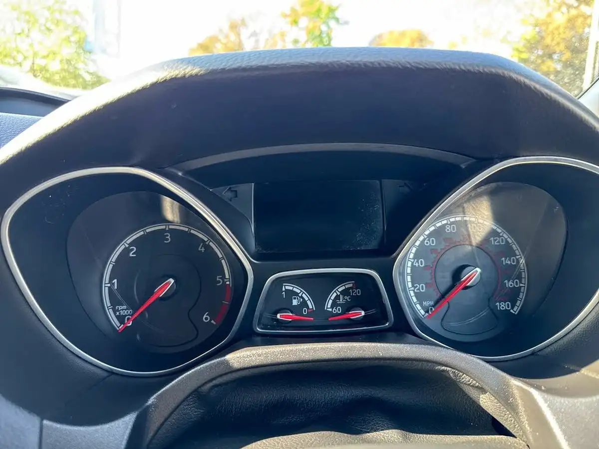 2017-ford-focus-20tdci-st3-hatchback-big-13