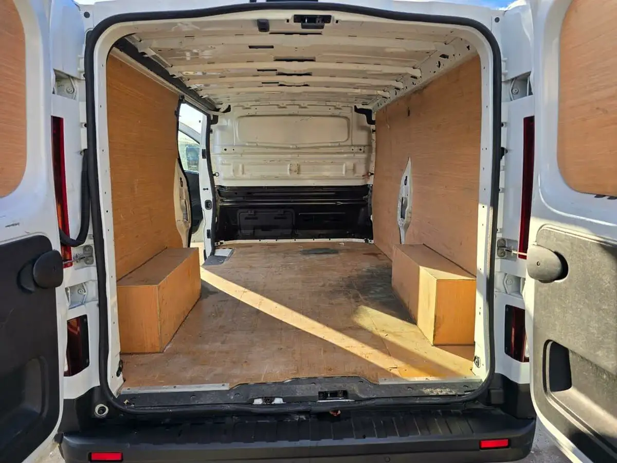 2021-renault-trafic-20dci-ll30-energy-120-business-panel-big-35