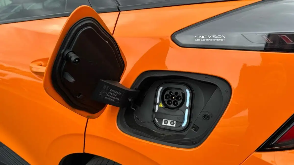 2022-mg-mg4-e-trophy-ev-big-28