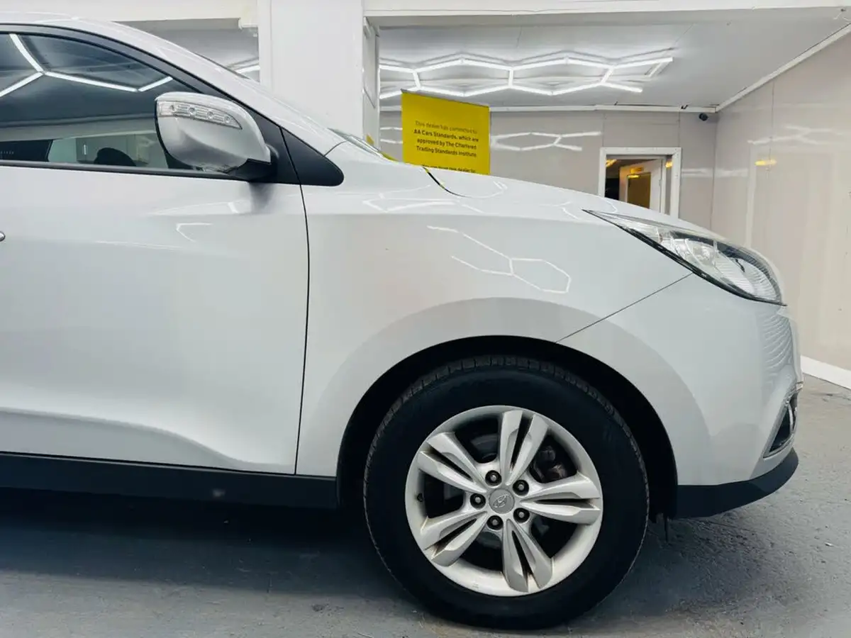 2011-hyundai-ix35-17td-style-big-4
