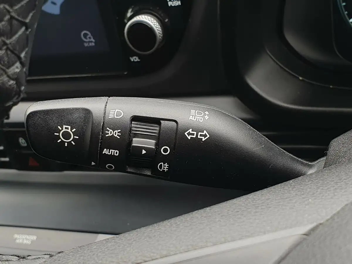 2022-hyundai-i20-10-t-gdi-se-connect-eclutch-imt-big-21