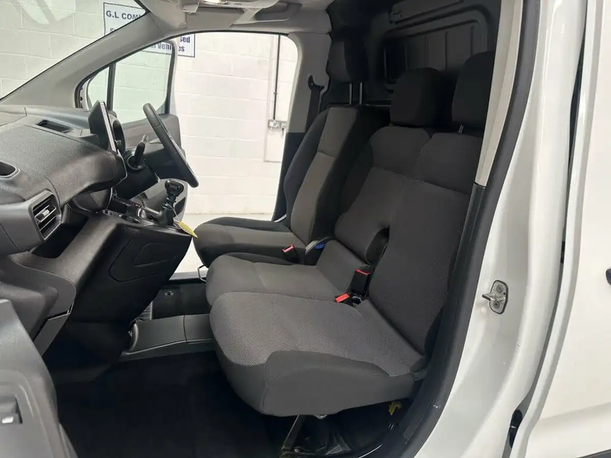2022-vauxhall-combo-15cdti-sportive-2300-100pseu6dt-l2h1-big-6