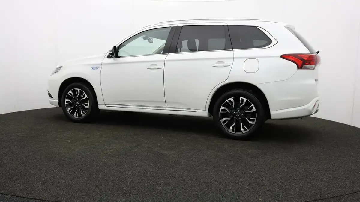 2017-mitsubishi-outlander-20-4h-phev-big-71