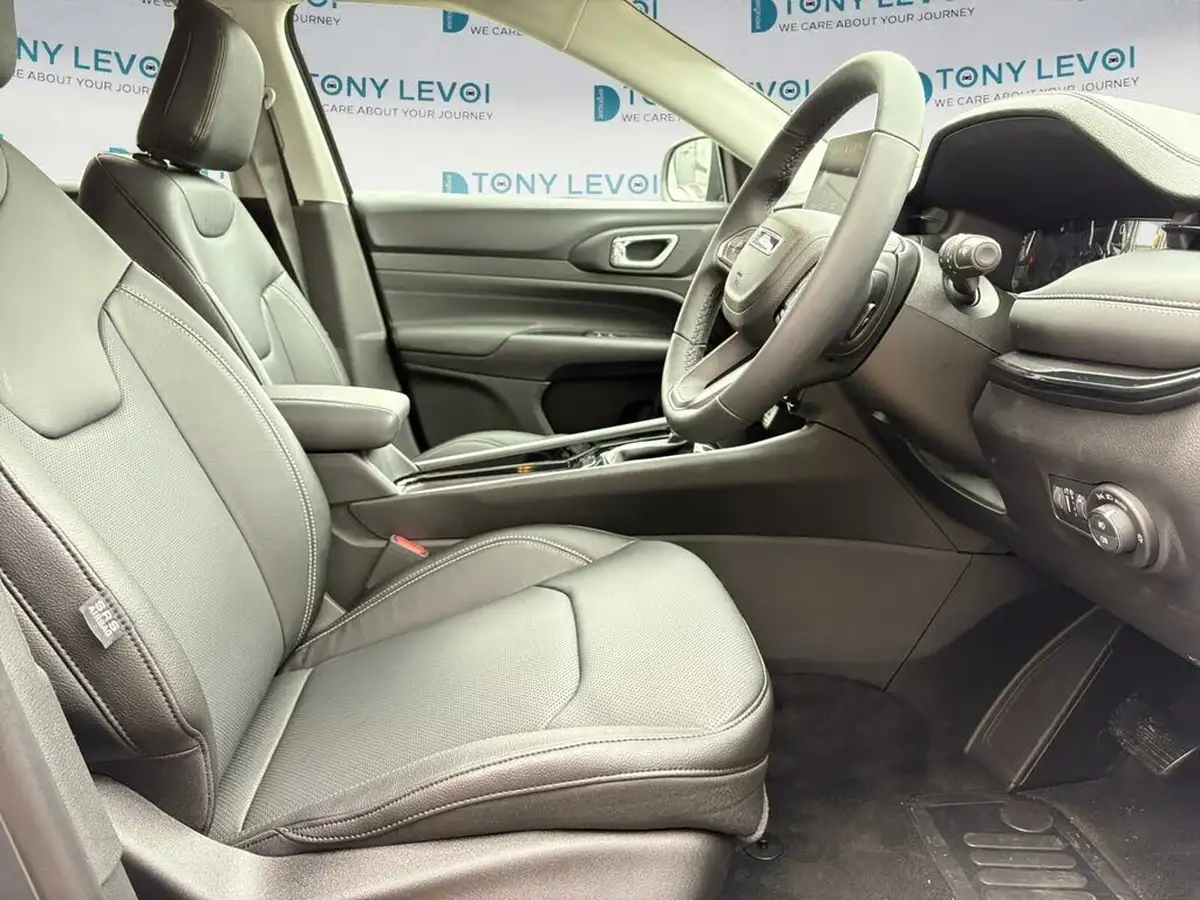 2025-jeep-compass-15-altitude-big-8