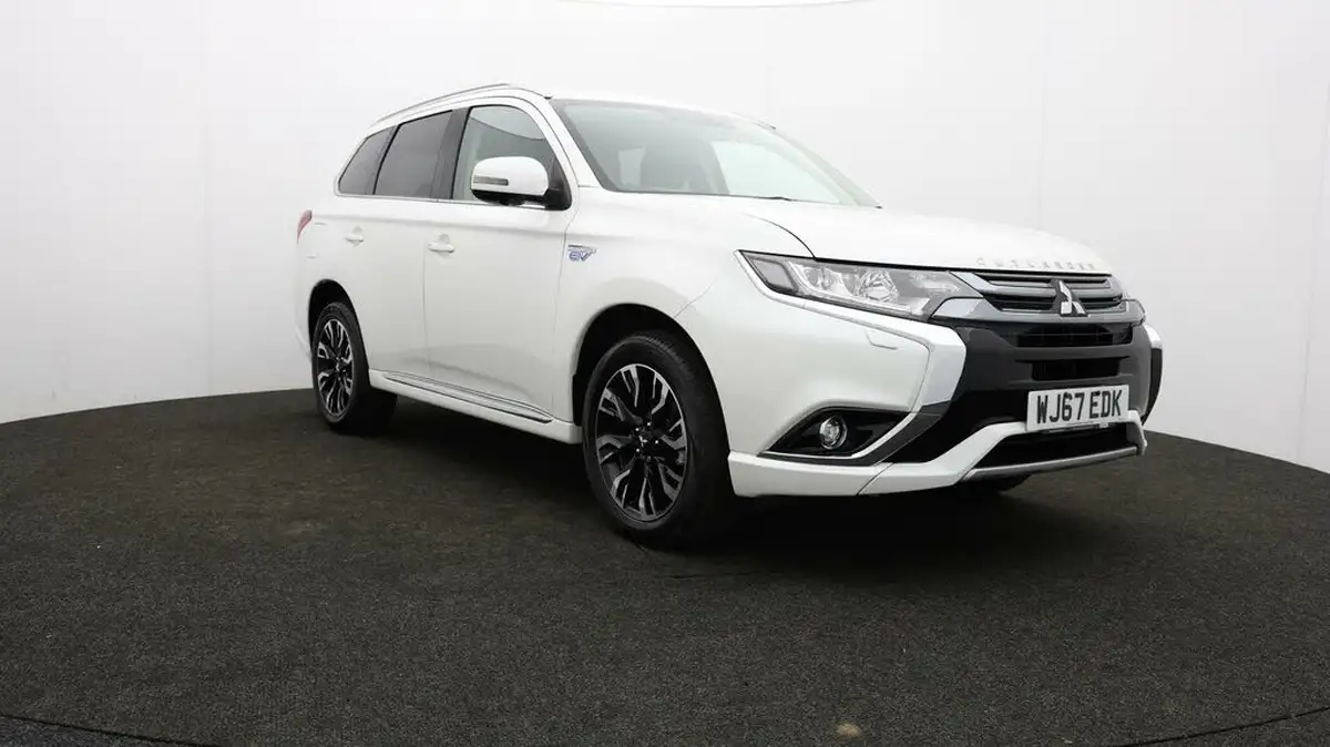 2017-mitsubishi-outlander-20-4h-phev-big-47
