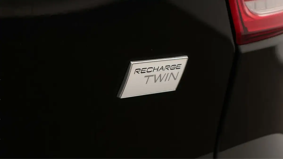 2021-volvo-xc40-e-twin-recharge-plus-big-22