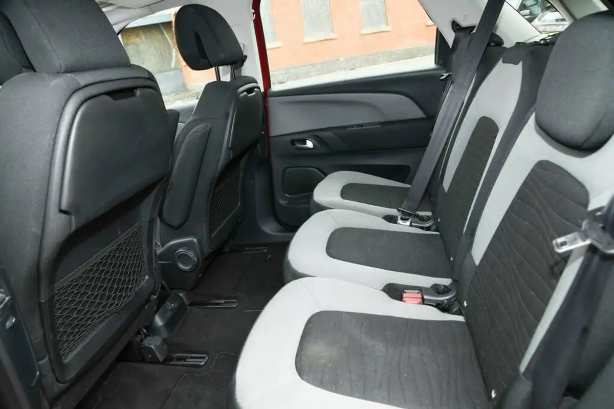 2014-citroen-c4-picasso-16e-hdi-vtr-115ps-etg6-big-19