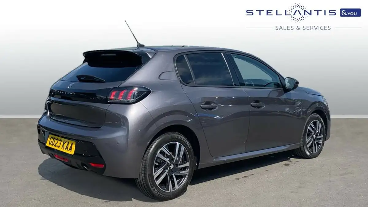 2023-peugeot-208-12-puretech-allure-premium-100ps-big-2