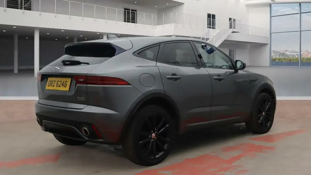 2018-jaguar-e-pace-20-i4d-r-dynamic-180ps-awd-ss-auto-big-3