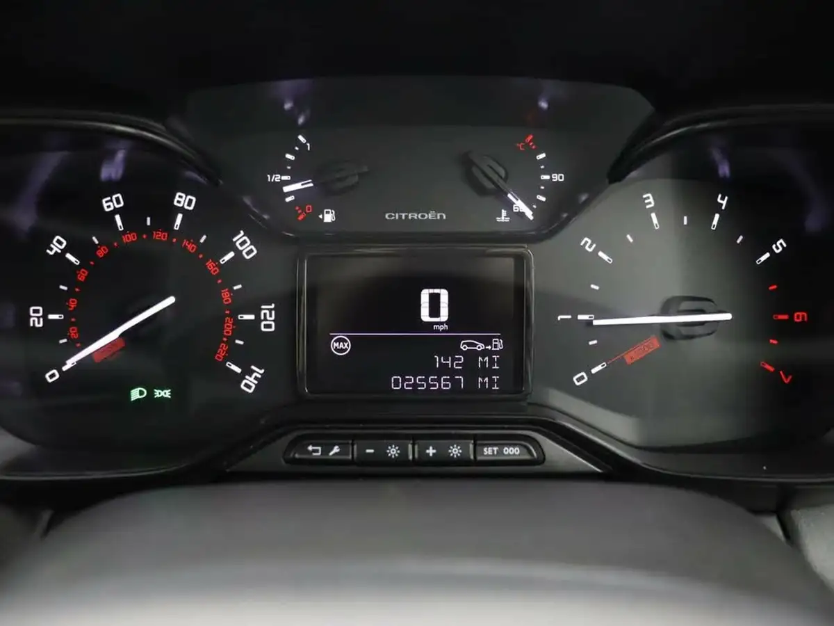 2022-citroen-c3-aircross-12-puretech-c-series-edition-big-10