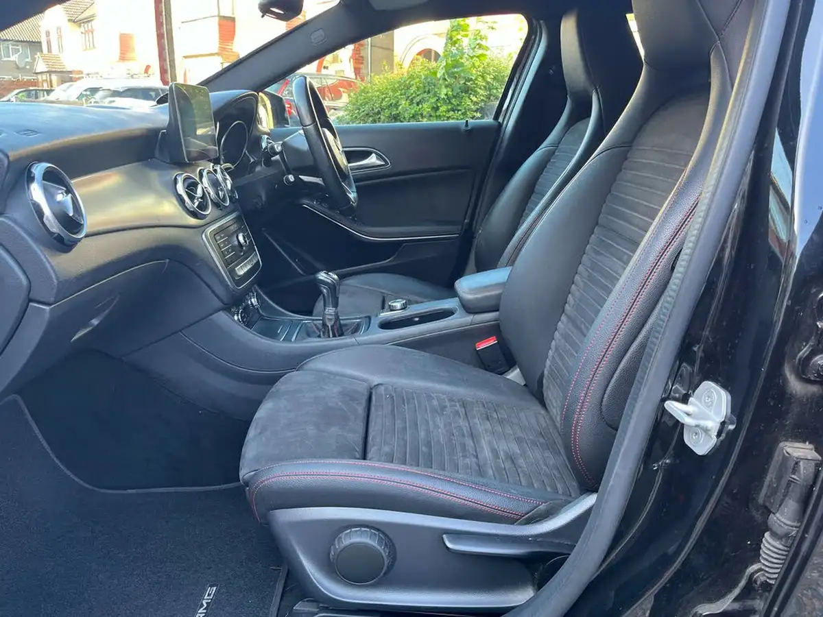2017-mercedes-benz-gla-class-21d-gla-200d-amg-line-ss-big-13