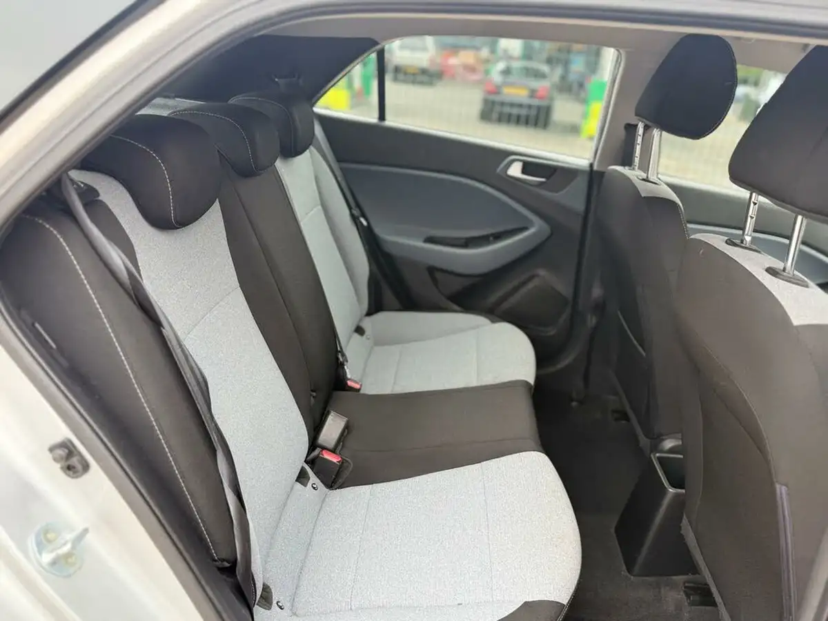 2016-hyundai-i20-12-blue-drive-se-hatchback-5d-big-21