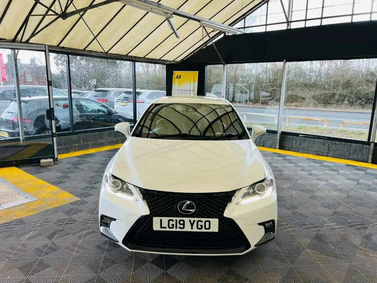 2019-lexus-ct-200h-18-ct-sport-pack-big-1
