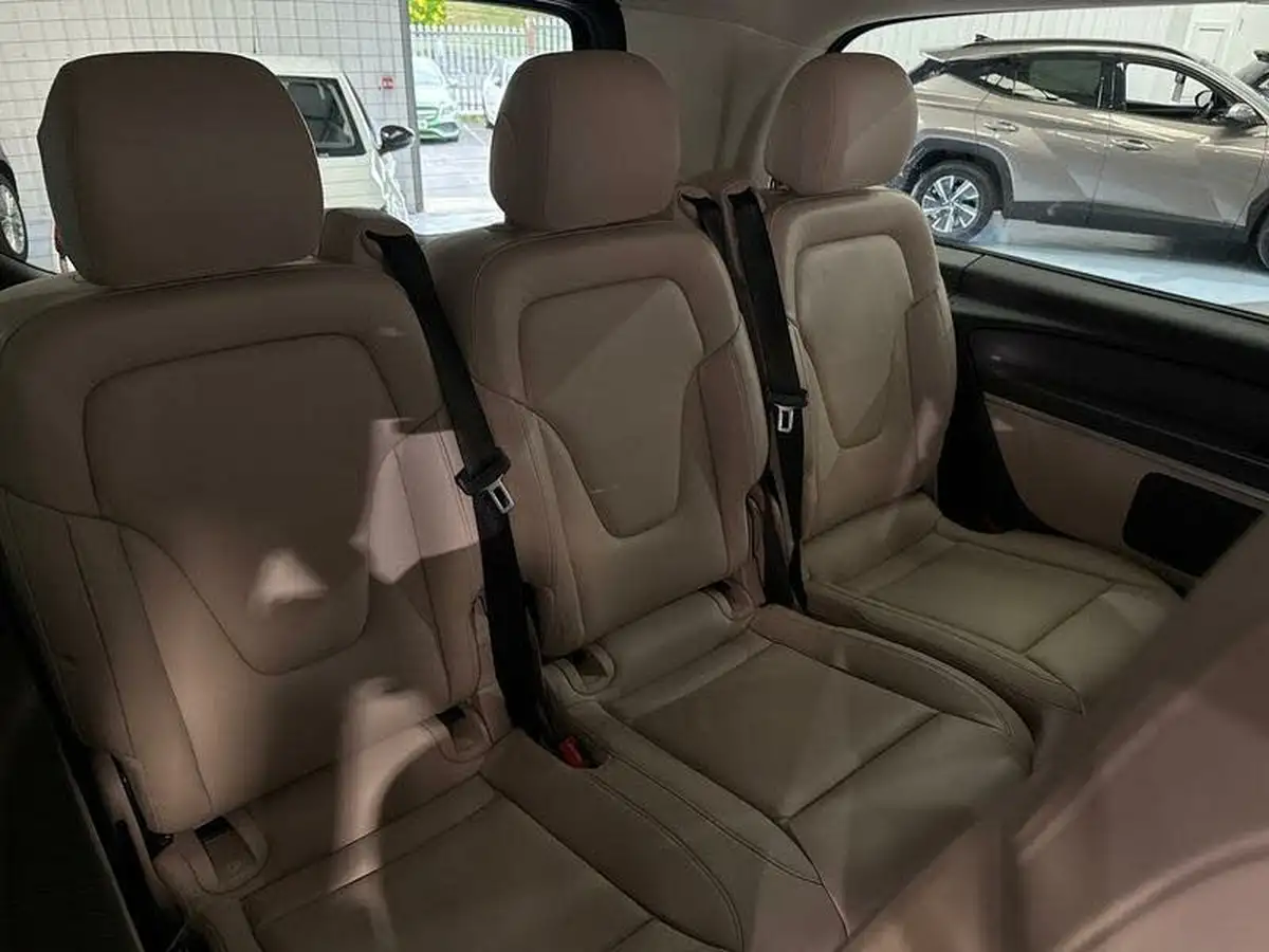 2016-mercedes-benz-v-class-21d-v220-bluetec-extra-long-sport-big-15