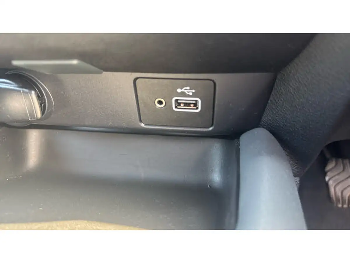 2021-nissan-juke-10-dig-t-n-connecta-big-30