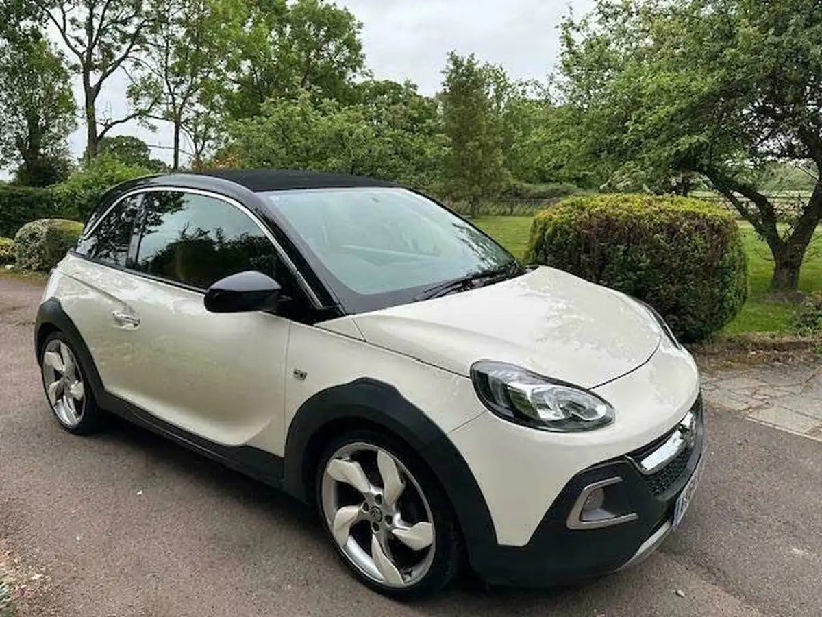 2014-vauxhall-adam-14-rocks-air-big-4