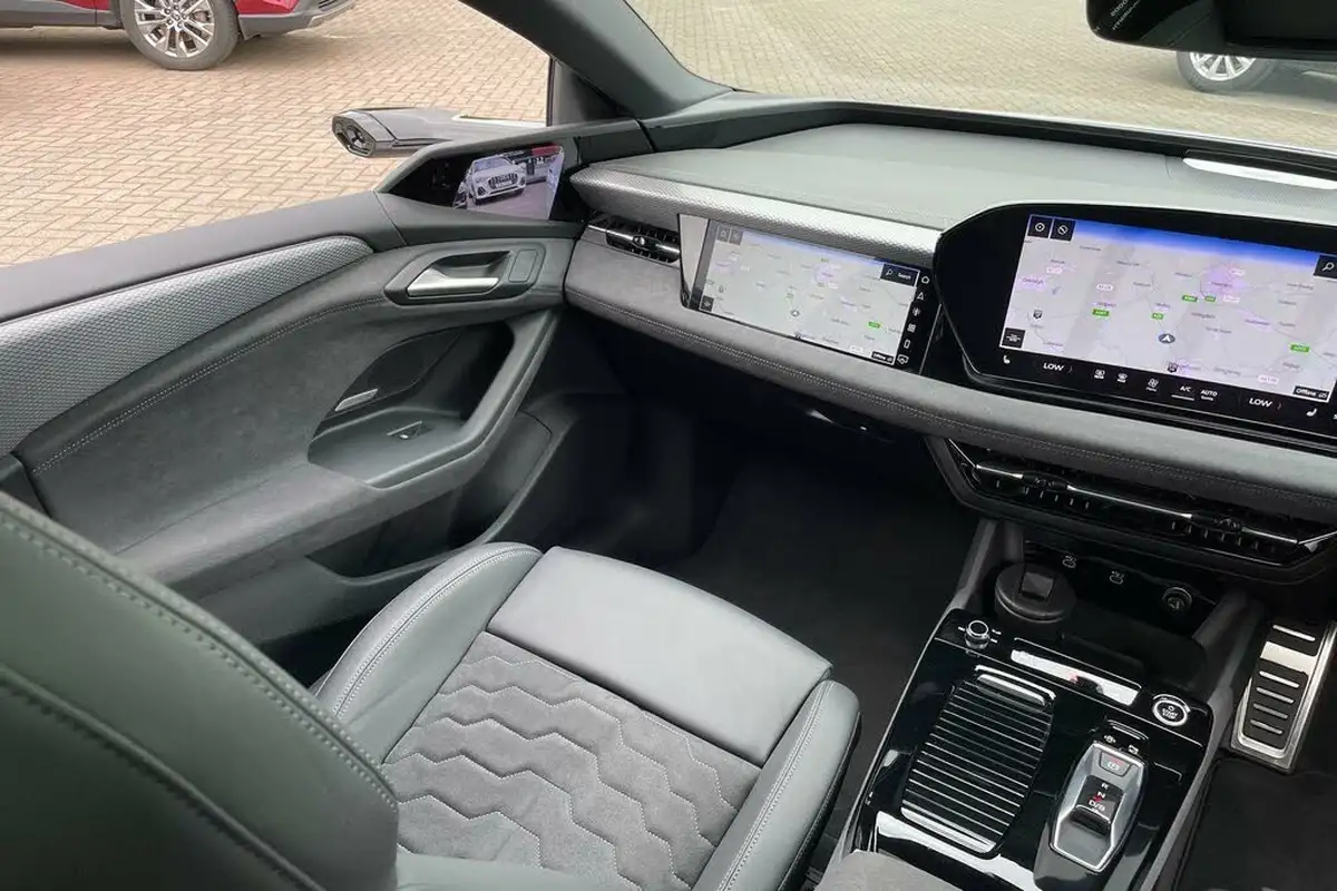 2025-audi-a6-e-tron-e-launch-edition-big-33