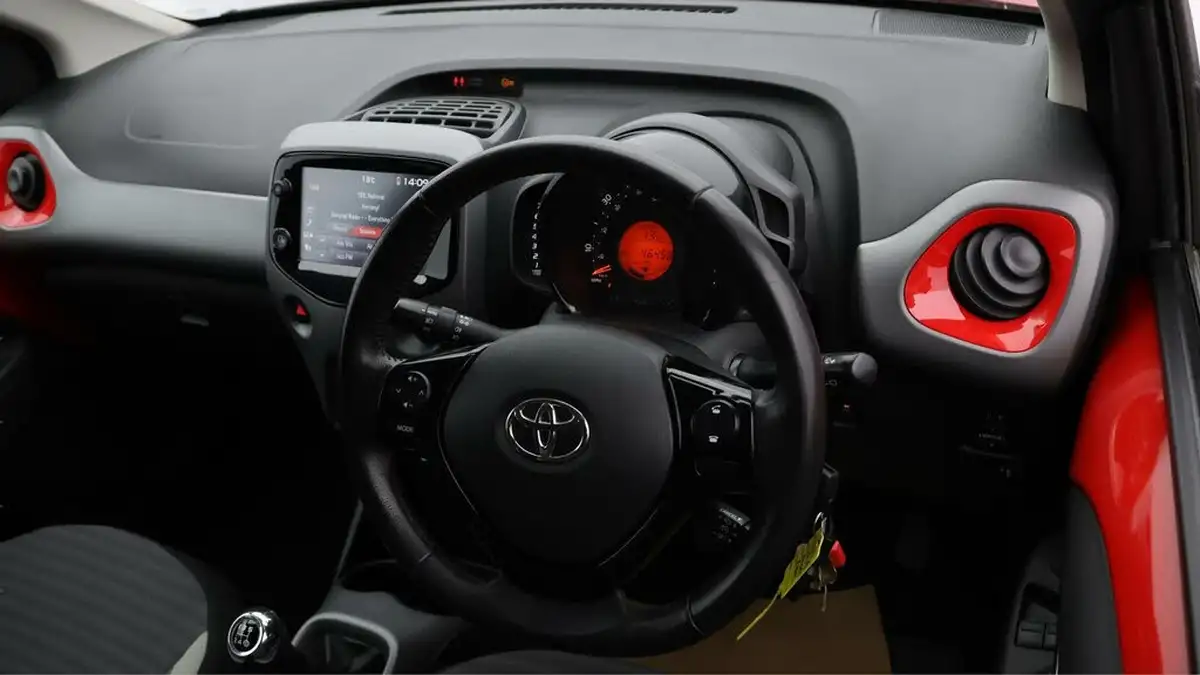 2019-toyota-aygo-10-vvt-i-x-trend-big-8