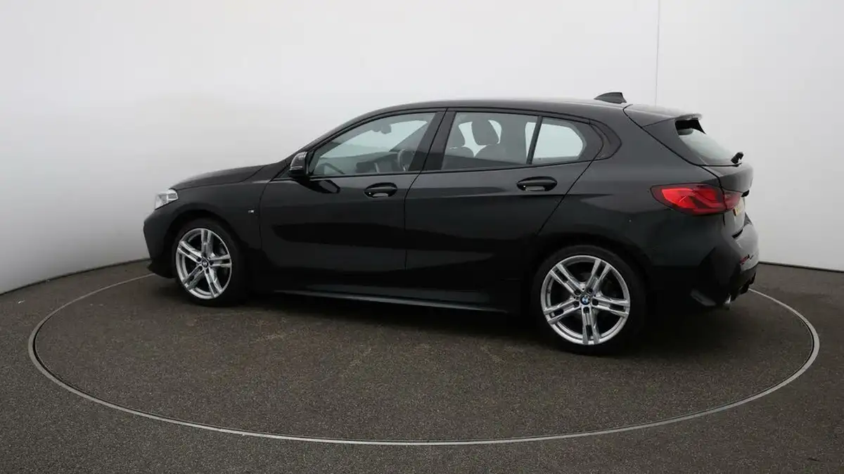 2022-bmw-1-series-15-118i-m-sport-lcp-dct-big-40