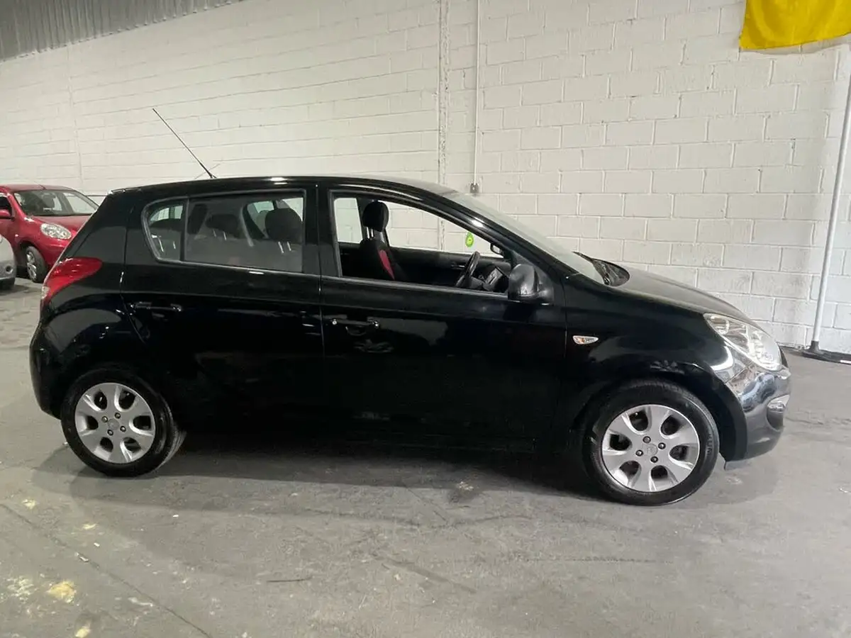 2010-hyundai-i20-12-comfort-5d-big-0