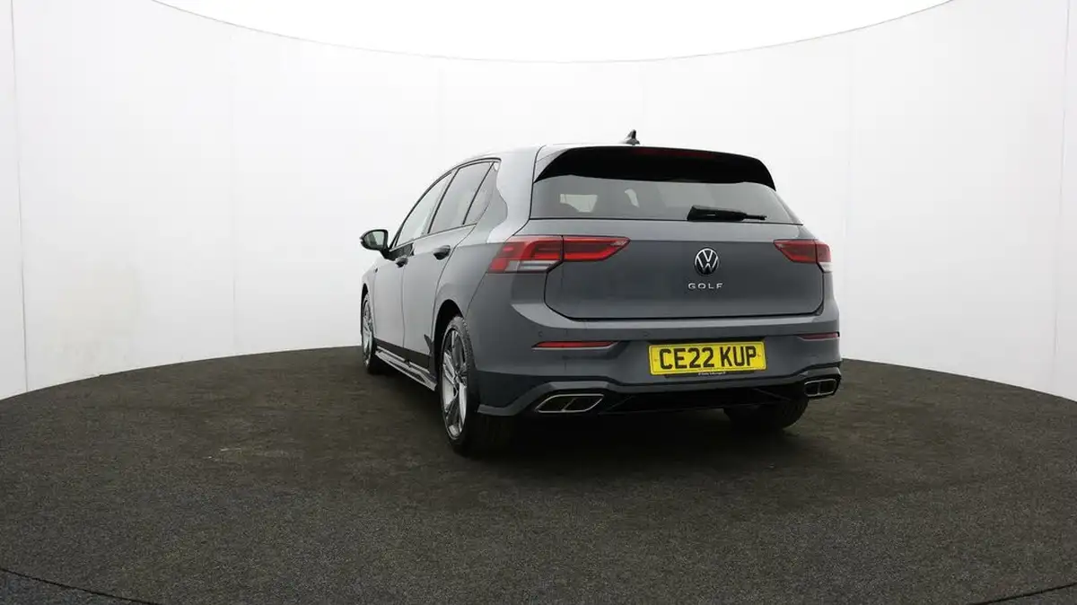 2022-volkswagen-golf-15-tsi-r-line-130ps-hatchback-big-30