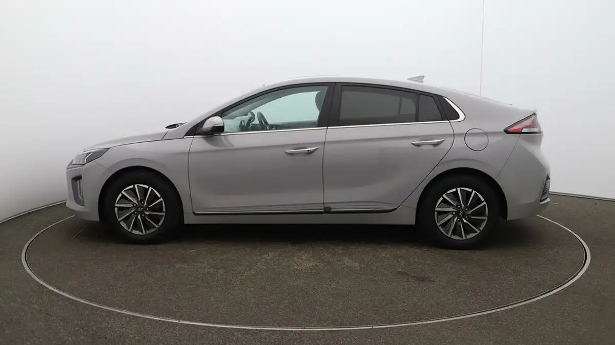 2022-hyundai-ioniq-e-premium-se-electric-big-66