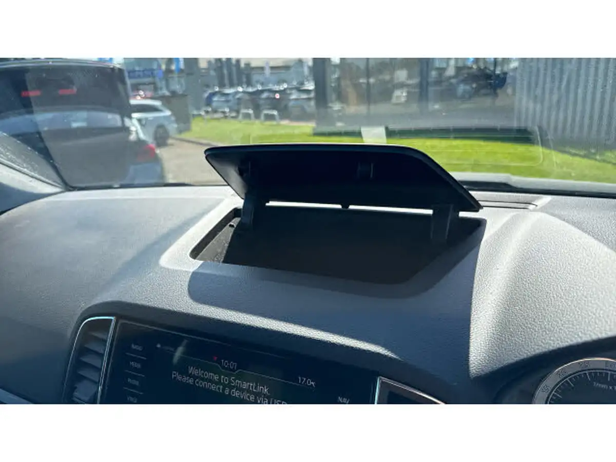 2019-skoda-karoq-20tdi-scout-150ps-big-43