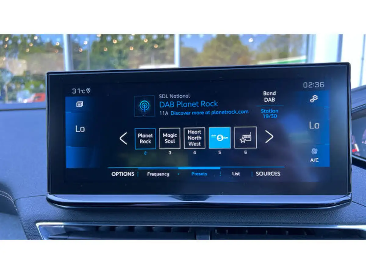 2021-peugeot-3008-suv-12-puretech-gt-eat8-big-25