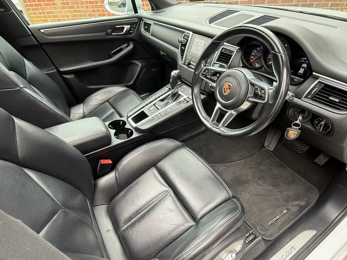 2016-porsche-macan-20-big-8