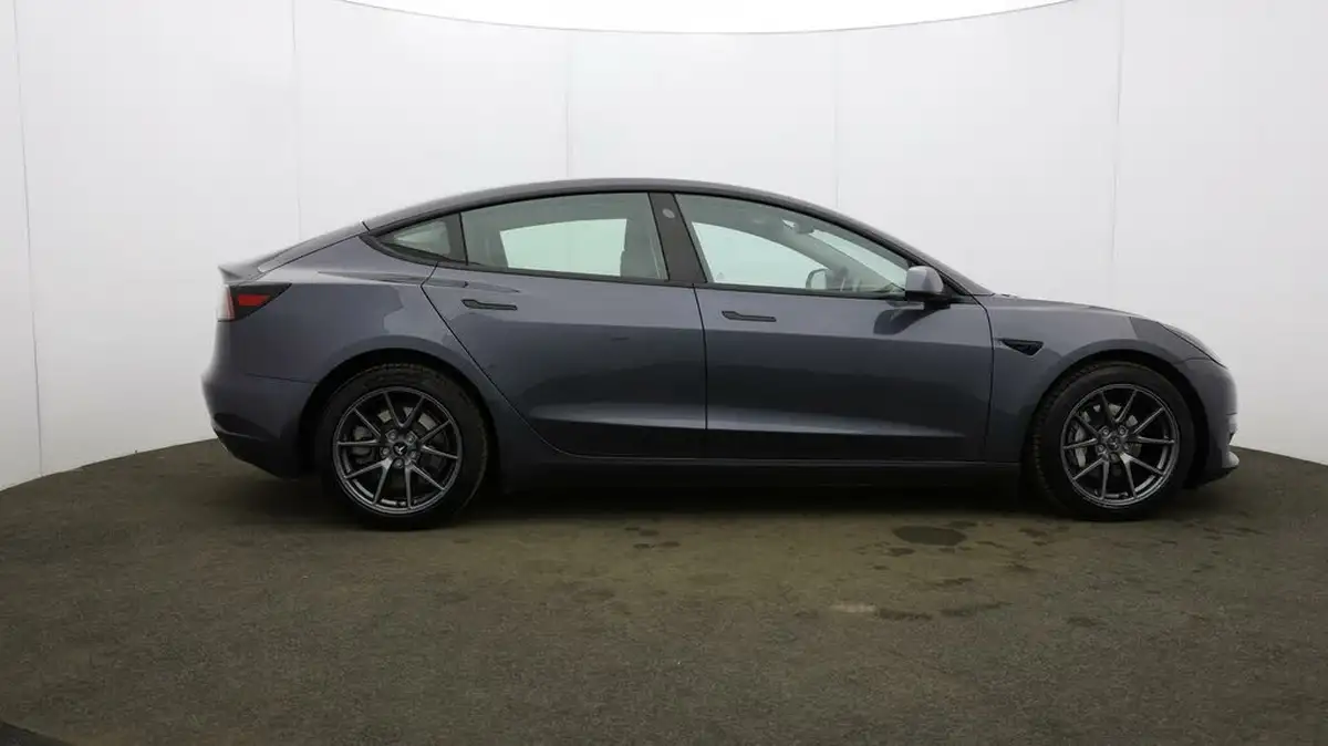 2021-tesla-model-3-e-long-range-awd-big-52