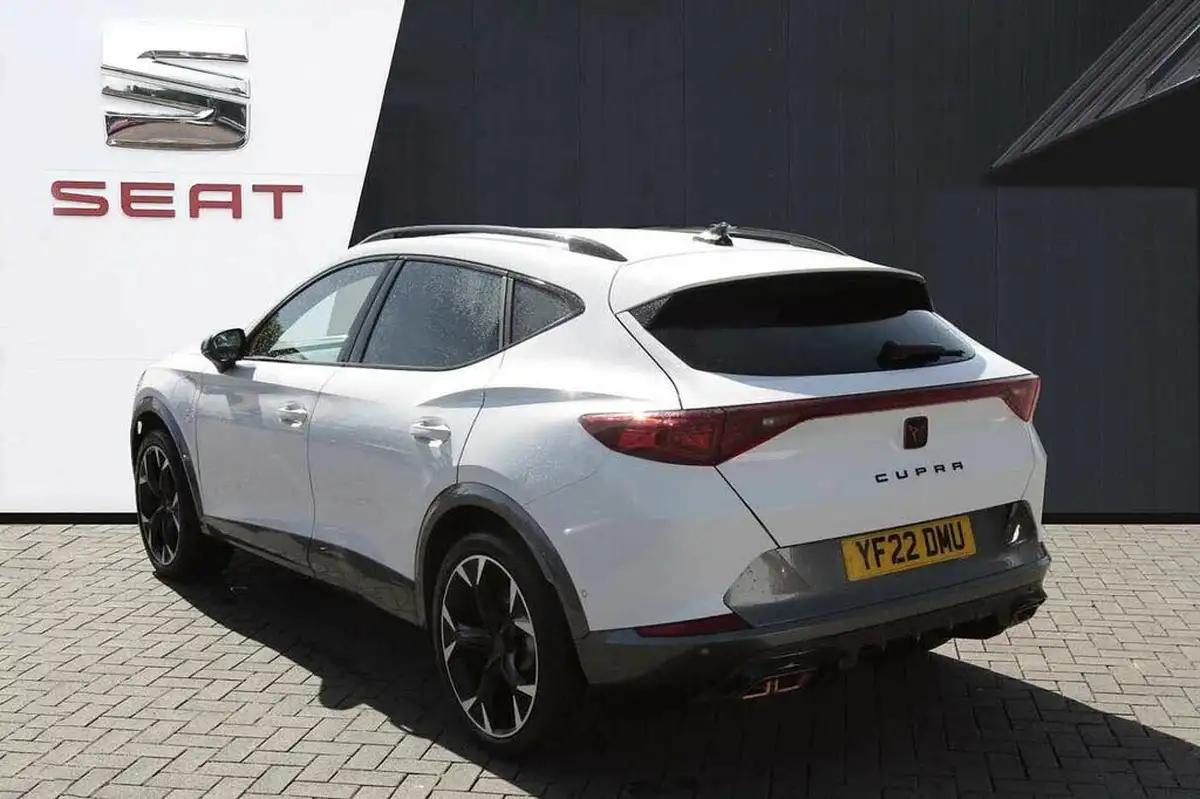 2022-cupra-formentor-14-e-hybrid-vz1-big-2