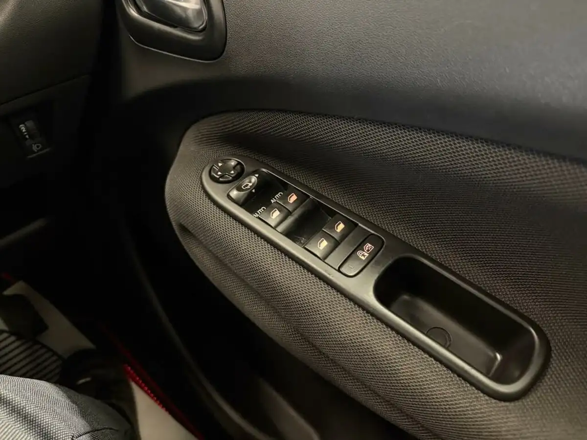2017-citroen-c3-picasso-16bluehdi-platinum-big-30