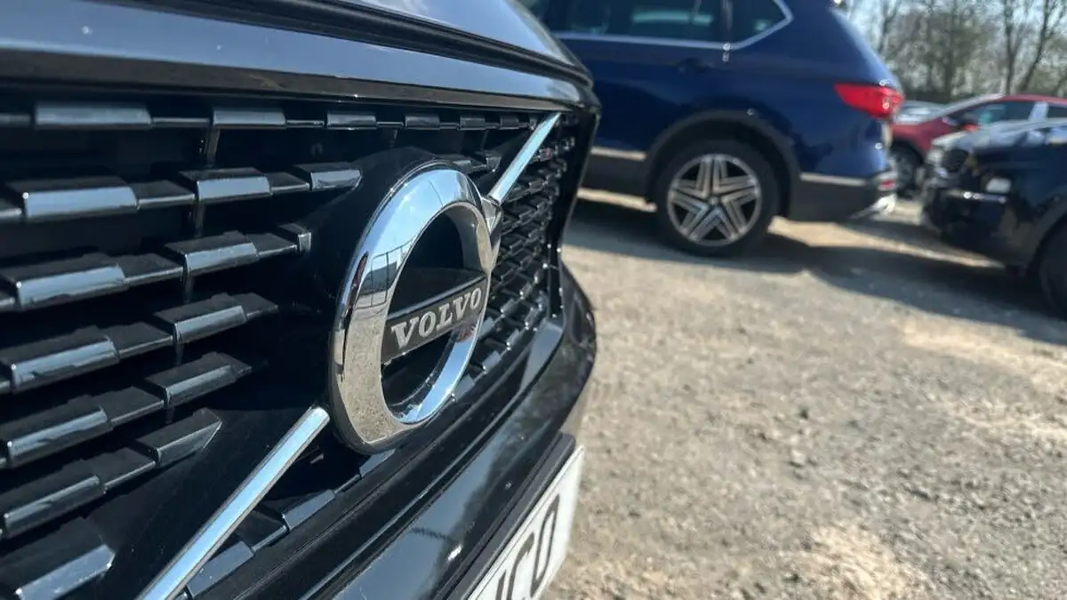 2022-volvo-xc40-20-b4-r-design-pro-big-49