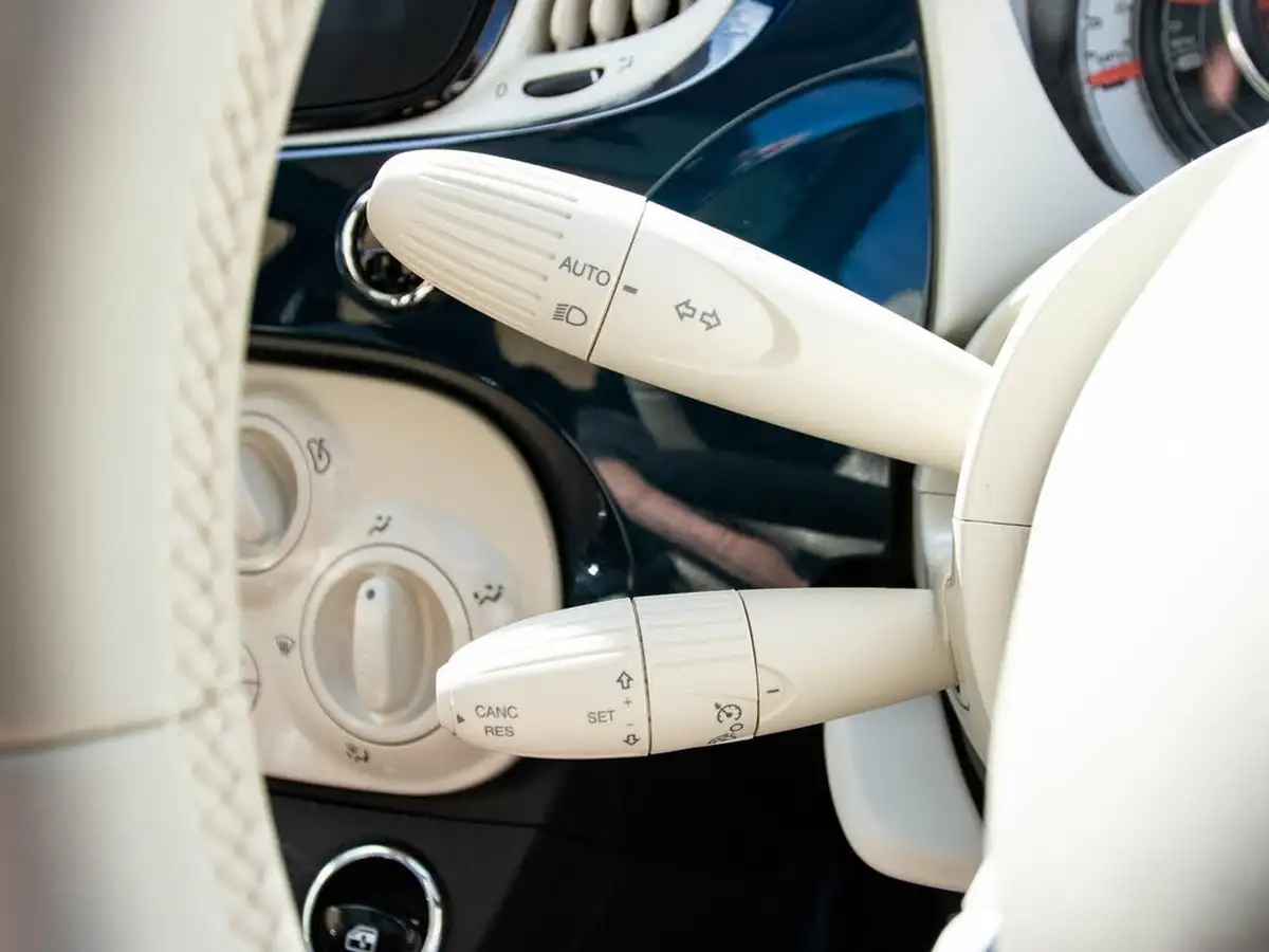 2021-fiat-500-10-dolcevita-big-15