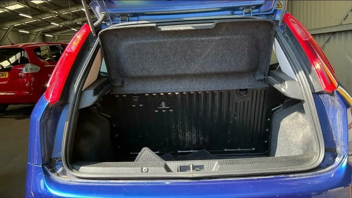 2009-fiat-grande-punto-14-active-8v-3d-big-8