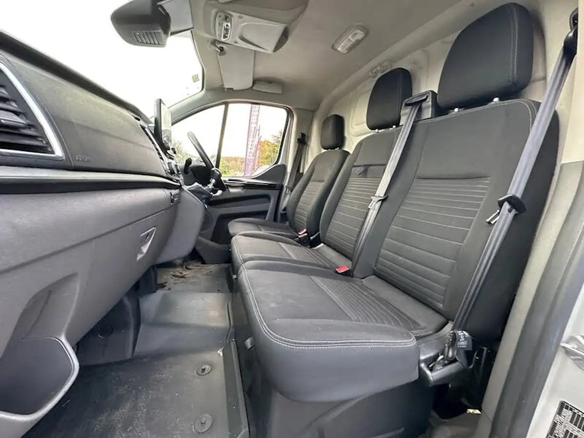 2019-ford-transit-custom-20tdci-300-l2h1-limited-130pseu6-panel-van-big-26