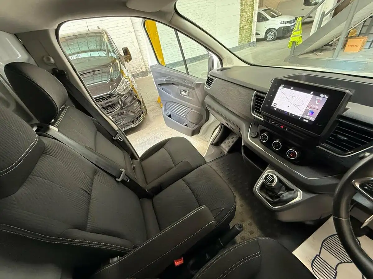 2022-renault-trafic-20dci-sl28-130-sport-big-42