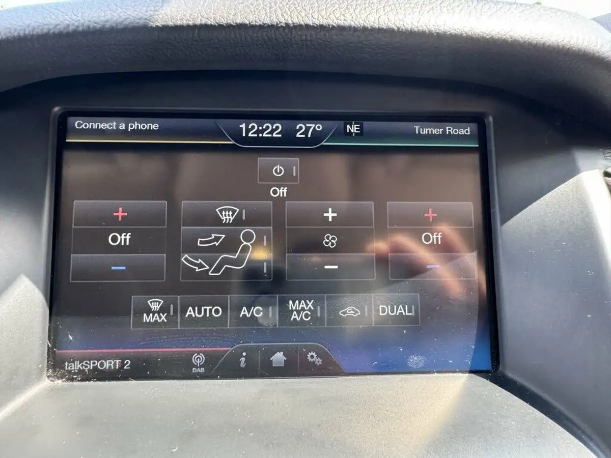 2015-ford-focus-10-titanium-t-125ps-hatchback-big-62