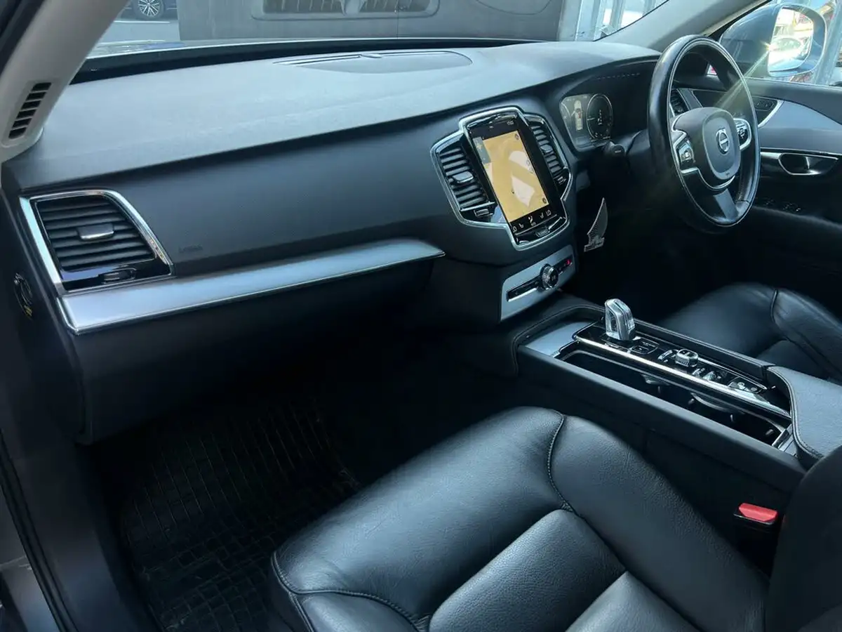 2017-volvo-xc90-20-t8-momentum-momentum-hybrid-auto-big-26