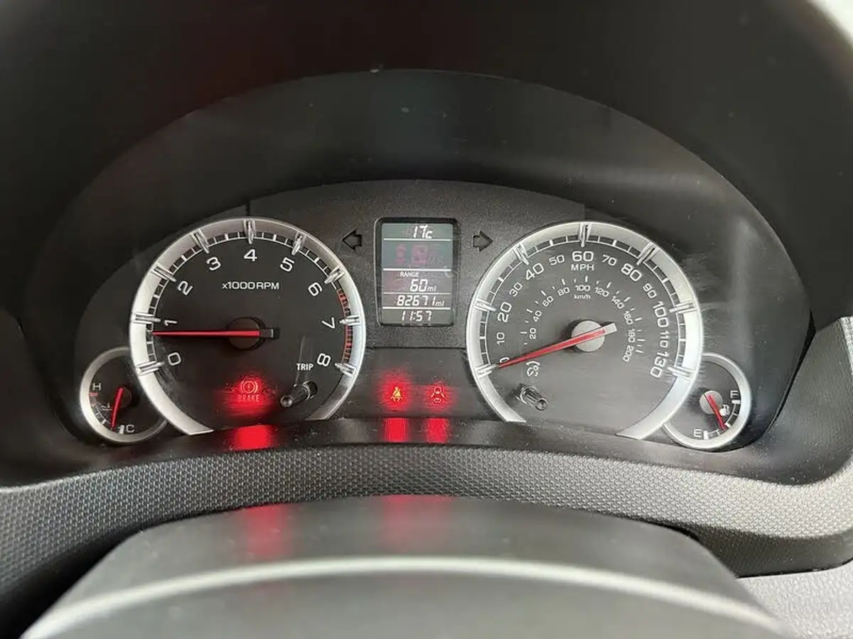 2014-suzuki-swift-12-sz4-94ps-nav-5d-big-28