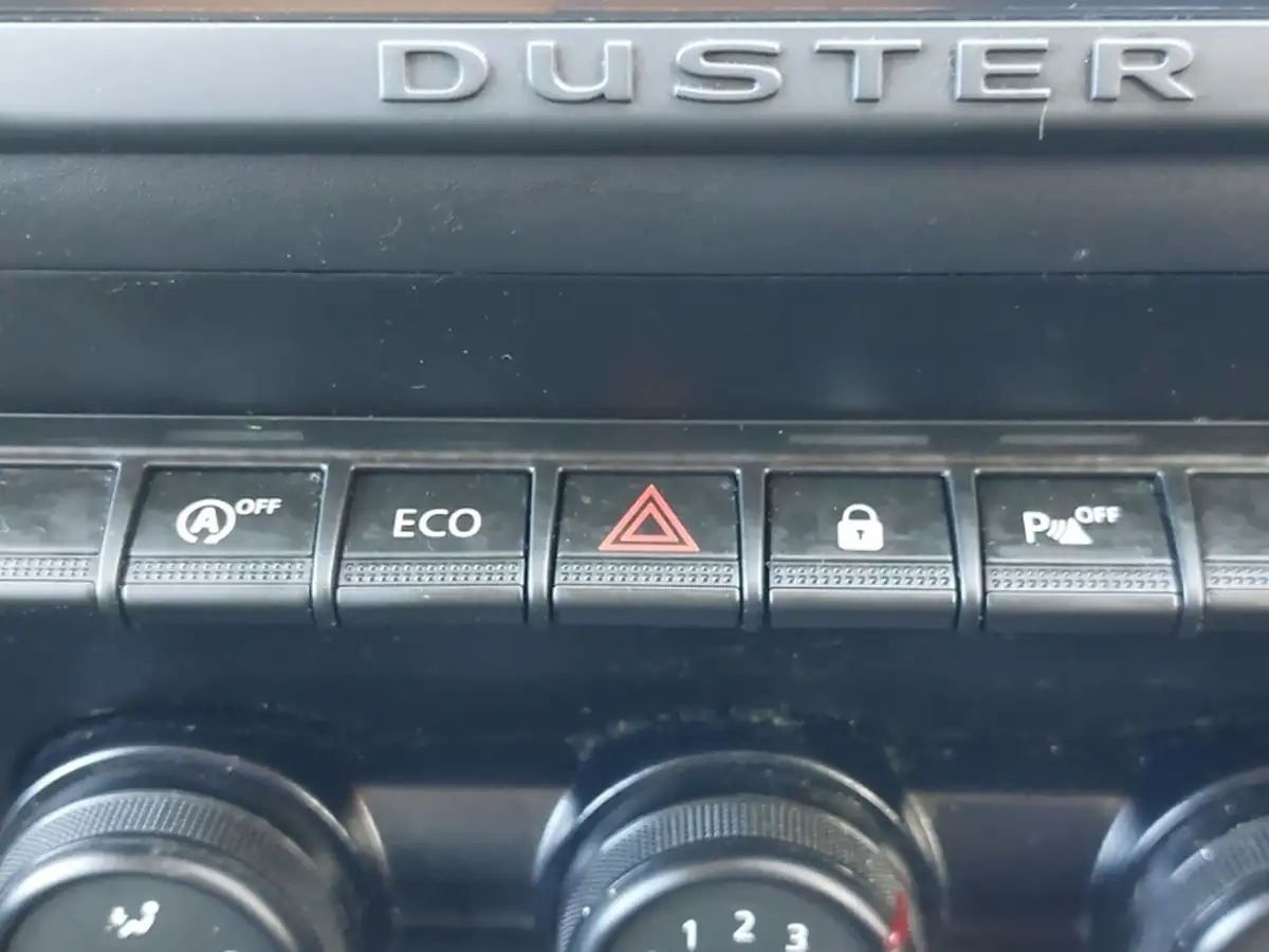 2022-dacia-duster-10-tce-comfort-90hpeu6d-4x2-window-van-big-17