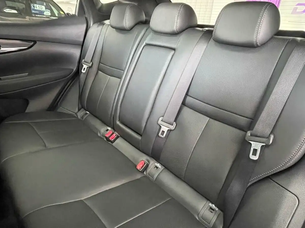 2015-nissan-qashqai-15dci-tekna-big-27